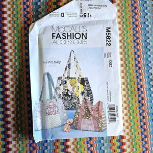 UNCUT Sewing Pattern McCall's 5822 Kay Whitt Handbags